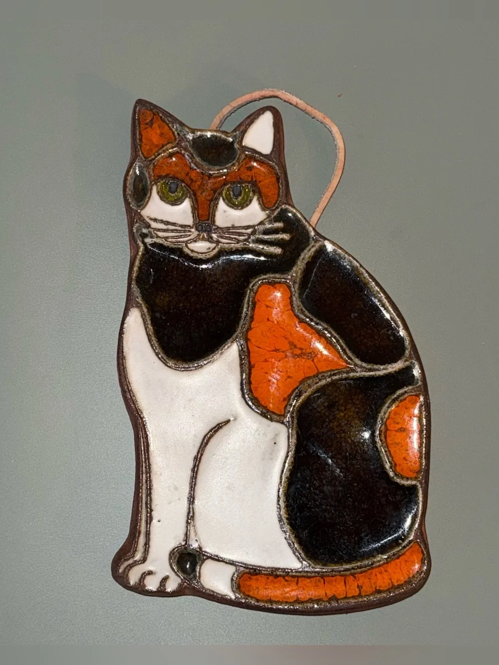 Victoria Littlejohn Brown and White Calico Cat Wall Hanging Art Trivet MCM